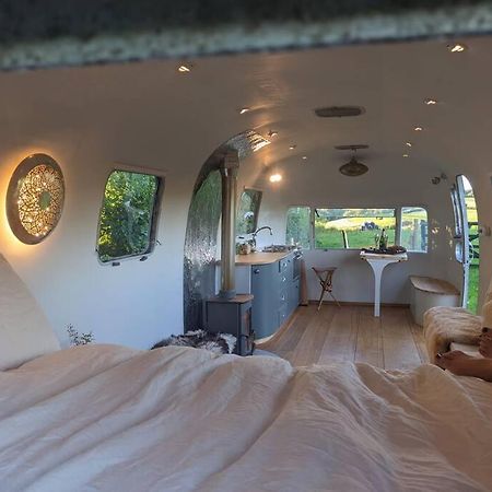 Airstream, Vintage American Caravan & Hottub Ашбертон Екстер'єр фото