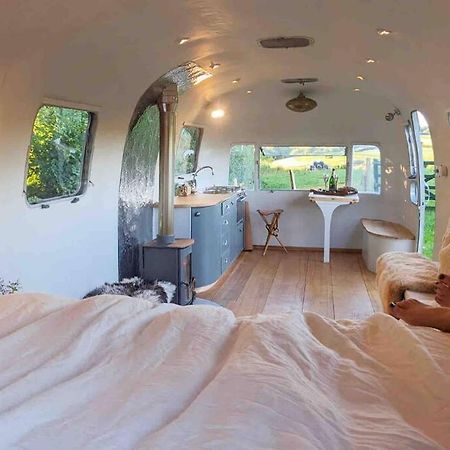 Airstream, Vintage American Caravan & Hottub Ашбертон Екстер'єр фото