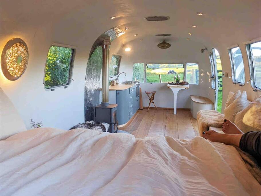 Airstream, Vintage American Caravan & Hottub Ашбертон Екстер'єр фото