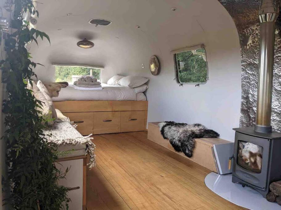 Airstream, Vintage American Caravan & Hottub Ашбертон Екстер'єр фото