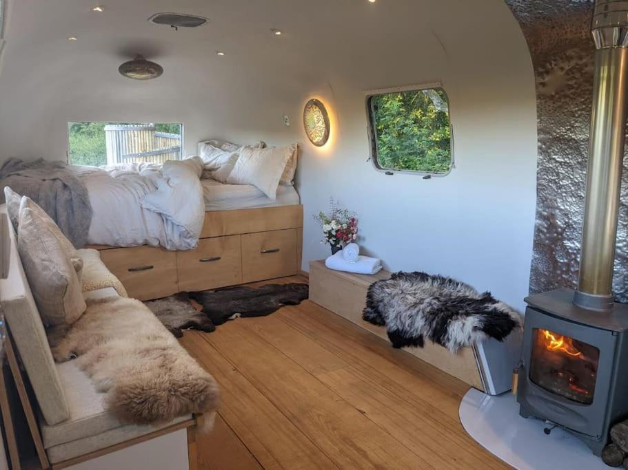 Airstream, Vintage American Caravan & Hottub Ашбертон Екстер'єр фото