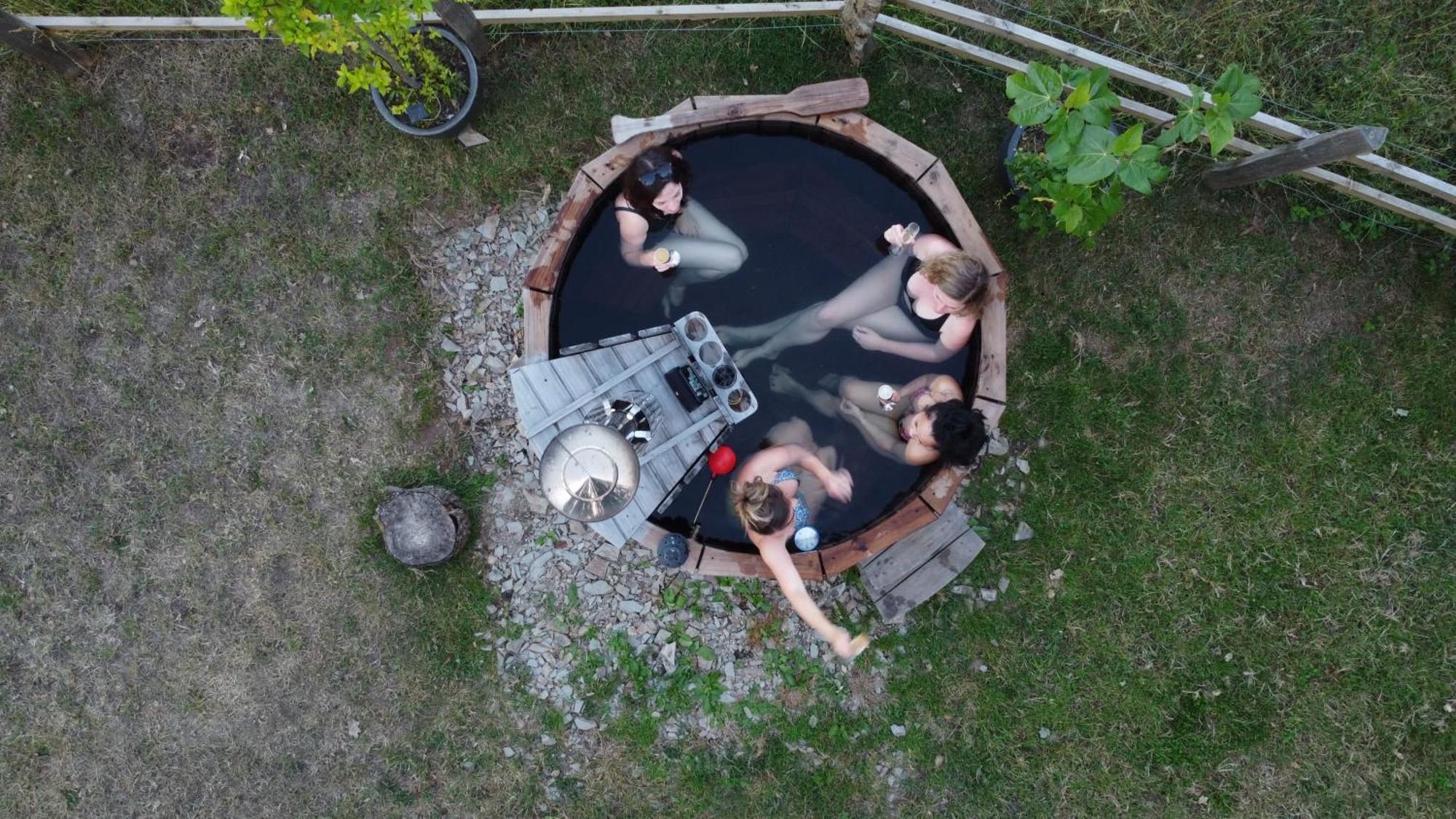 Airstream, Vintage American Caravan & Hottub Ашбертон Екстер'єр фото